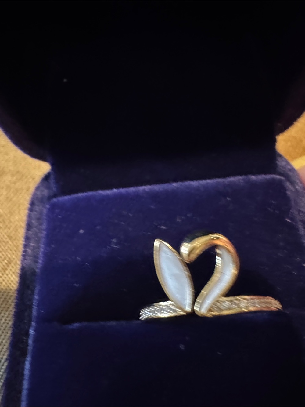 Elegant Gold-Tone Swan Ring with Mother-of-Pearl Accent